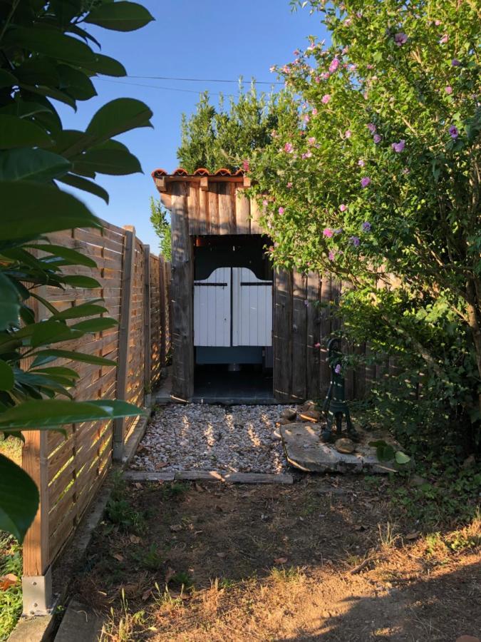 Les Cabanes Du Vigne Molandier Exterior photo